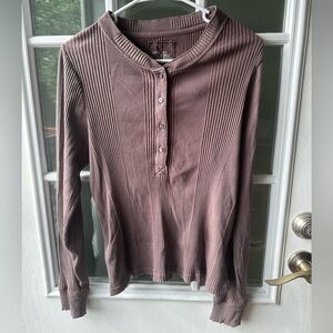 Aerie long sleeved shirt